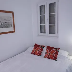 Charming Colonial Flat In Historic Building Gibraltar