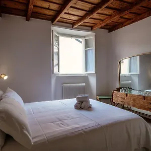 Silvia House - The House Of Travelers Italy
