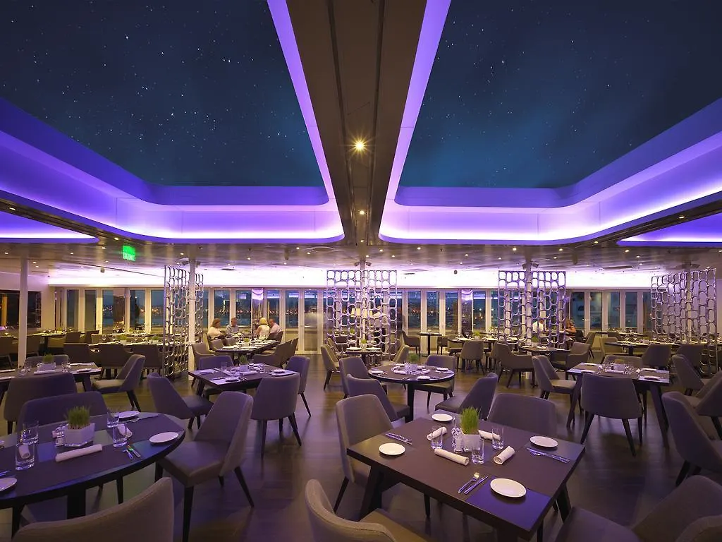 Sunborn Gibraltar Hotel 5*,