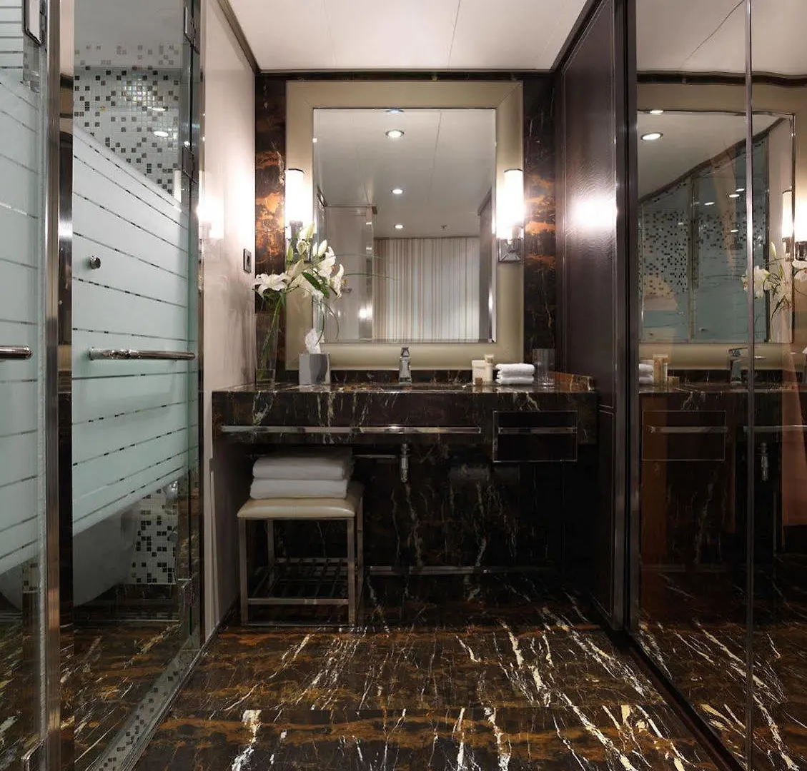 Sunborn Gibraltar Hotel 5*,